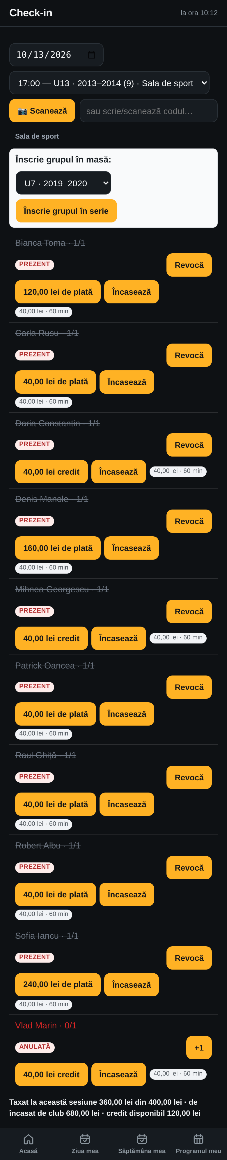 Aceeași listă după prezență: copiii marcați Prezent, cu butonul Revocă, soldurile scăzute cu 40 lei; jos, cât s-a taxat la această sesiune și cât are academia de încasat